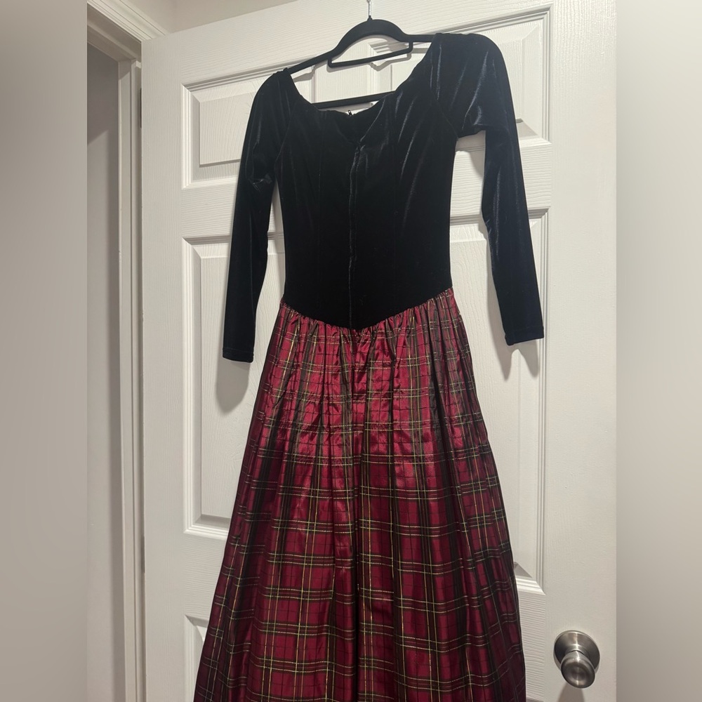 Vintage 90s Black Velvet and Plaid Tulle Dress Size 00 Holiday Costume - Picture 3 of 9